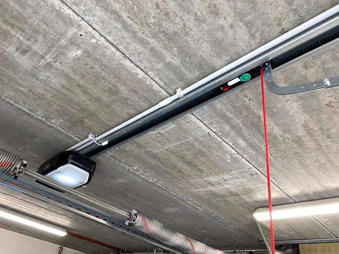 Liftmaster garagepoort contacten